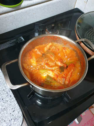 땡땡쿡 더실비김치찌개 2인분 710g 라면사리 포함 — 1점을 준 리뷰어가 2020년 1월 올린 사용 사진