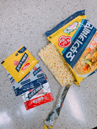 오뚜기카레면 2차 모집 — 3.5점을 준 리뷰어가 2019년 2월 올린 사용 사진