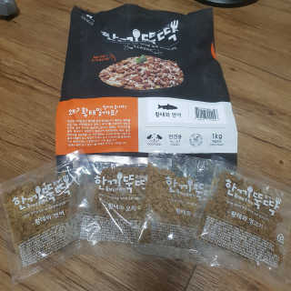 펫토리아 한끼뚝딱 클래식 국산 건식사료 — 5점을 준 리뷰어가 2019년 7월 올린 사용 사진