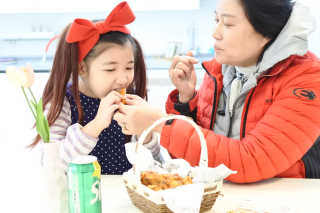 MCP 하이몰 마법의치킨가루2봉랜덤 + 코코넛허니버터2봉 — 5점을 준 리뷰어가 2020년 3월 올린 사용 사진