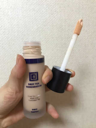 데일리톡스톡스 데일리톡스 듀이 스킨 이펙트 멀티 유즈 컨실러 비비 — 4.17점을 준 리뷰어가 2018년 2월 올린 사용 사진
