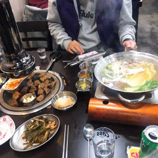 [두툼갈비] 두툼갈비 2인분 + 매콤치즈버섯 set — 4.67점을 준 리뷰어가 2018년 11월 올린 사용 사진