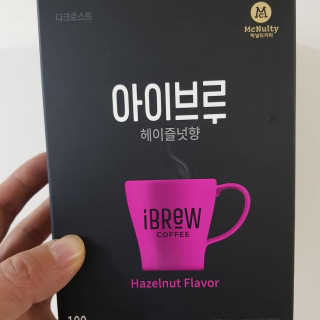 한국맥널티 아이브루 헤이즐넛향 100T — 5점을 준 리뷰어가 2019년 10월 올린 사용 사진