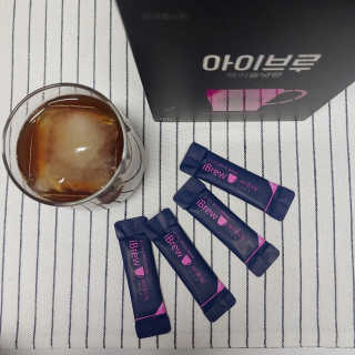 한국맥널티 아이브루 헤이즐넛향 100T — 5점을 준 리뷰어가 2019년 11월 올린 사용 사진