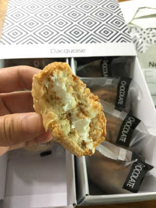 시루아네 초코 + 카라멜 다쿠아즈 2종세트 — 5점을 준 리뷰어가 2018년 5월 올린 사용 사진