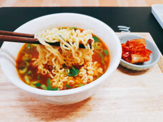 라면 그대로가 제일 맛있는 더엄마라면 — 3점을 준 리뷰어가 2019년 6월 올린 사용 사진