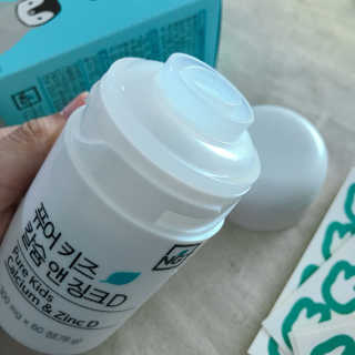 네츄럴굿띵스 퓨어 키즈 칼슘 앤 징크D 30일분 — 4.75점을 준 리뷰어가 2018년 8월 올린 사용 사진