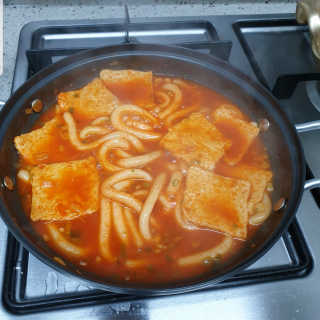 [홍코너떡볶이]옛날떡볶이 인기맛 4팩세트 — 4점을 준 리뷰어가 2019년 12월 올린 사용 사진