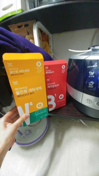 레인보우샵 올인원세탁세제,베이킹소다 스틱포6개입+세탁조클리너 — 5점을 준 리뷰어가 2018년 4월 올린 사용 사진