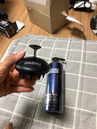 다슈코리아 다슈 단백질 한방 두피 골드 샴푸 500ml +샴푸브러쉬 — 5점을 준 리뷰어가 2019년 5월 올린 사용 사진