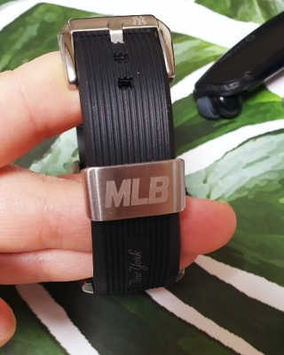 [MLB WATCH n LEISURE]뉴욕양키즈 손목시계 NY 301-11 — 5점을 준 리뷰어가 2019년 9월 올린 사용 사진