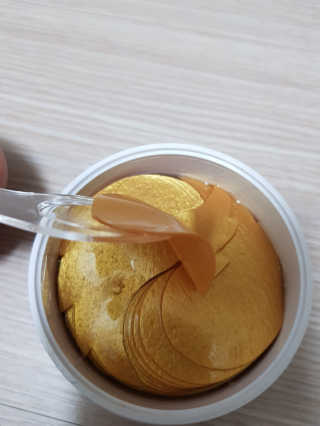 푸츄푸츄 Real repair skin cell premium patch — 5점을 준 리뷰어가 2018년 10월 올린 사용 사진