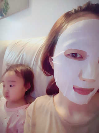 더메이런 마이크로 파이버 화이트 클리닉 마스크 — 4점을 준 리뷰어가 2017년 5월 올린 사용 사진