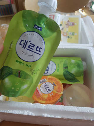 데르뜨 떠먹는 과일 3종, 짜먹는 과일 2종 총 10개 체험 — 5점을 준 리뷰어가 2020년 3월 올린 사용 사진