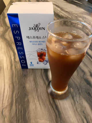 (주)쟈뎅 [쟈뎅] 에스프레소스틱 아이스블렌드 — 5점을 준 리뷰어가 2019년 4월 올린 사용 사진