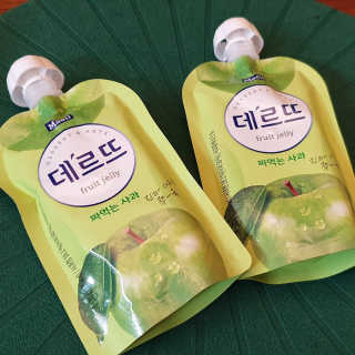 데르뜨 떠먹는 과일 3종, 짜먹는 과일 2종 총 10개 체험 — 5점을 준 리뷰어가 2020년 3월 올린 사용 사진