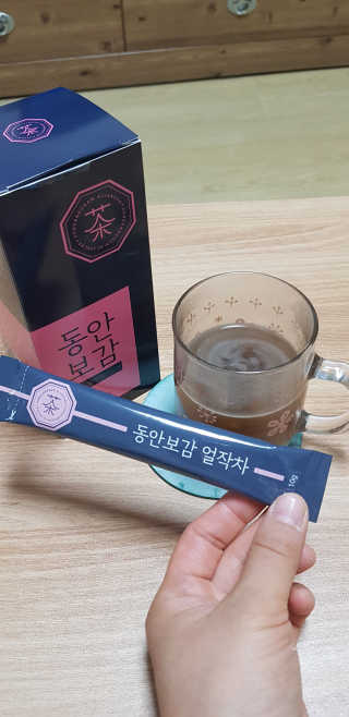 동안보감 얼작차 붓기를 빼주는 동안보감 한방 프리미엄 얼작차 — 5점을 준 리뷰어가 2019년 10월 올린 사용 사진