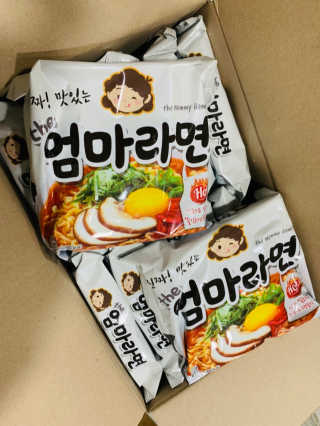 라면 그대로가 제일 맛있는 더엄마라면 — 4점을 준 리뷰어가 2019년 7월 올린 사용 사진