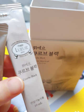 [하우투잇] 뤼에르 쿠르브 블랙 10ml x 30포 총 300ml — 5점을 준 리뷰어가 2020년 3월 올린 사용 사진