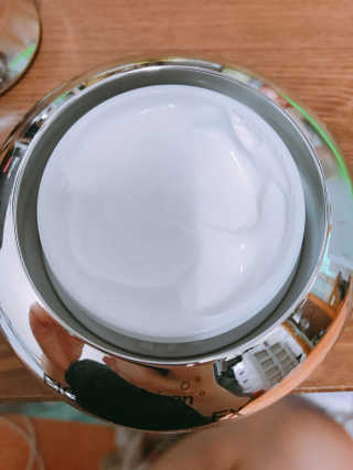 더메이런 에잇콤플렉스 워터드롭 화이트 크림 — 5점을 준 리뷰어가 2017년 4월 올린 사용 사진
