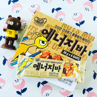 견과가 똘똘 뭉쳐들어간 넛츠몬 에너지바 1BOX 6개입 — 4.5점을 준 리뷰어가 2018년 1월 올린 사용 사진