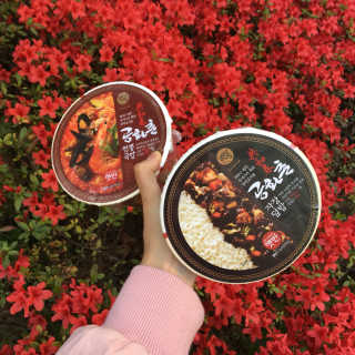 GS25 공화춘 자장덮밥 + 공화춘 짬뽕국밥 — 3점을 준 리뷰어가 2017년 4월 올린 사용 사진
