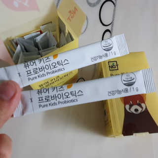 네츄럴굿띵스 퓨어 키즈 프로바이오틱스 60포 — 5점을 준 리뷰어가 2019년 5월 올린 사용 사진
