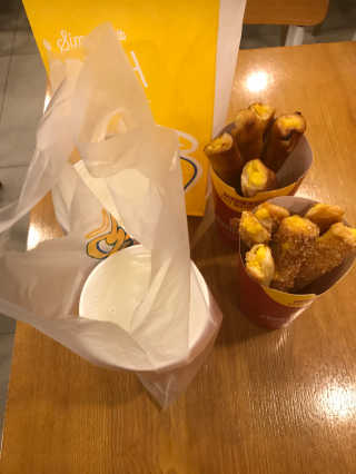 앤티앤스프레즐서초점 [앤티앤스 프레즐 서초본점] 고구마 크림치즈스틱 2인 — 5점을 준 리뷰어가 2019년 10월 올린 사용 사진