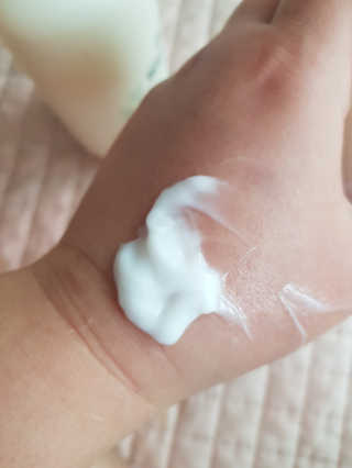 (주)에네스티 내추럴 촉촉  오트밀 바디로션 500ml — 5점을 준 리뷰어가 2019년 10월 올린 사용 사진