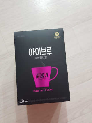 한국맥널티 아이브루 헤이즐넛향 100T — 5점을 준 리뷰어가 2019년 10월 올린 사용 사진