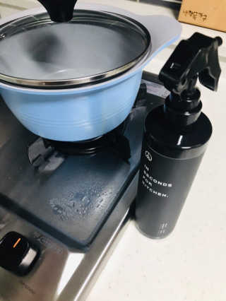 PEACE MOMENT 피스모먼트 인세컨즈포키친 320mL 천연살균소독제 — 5점을 준 리뷰어가 2018년 11월 올린 사용 사진