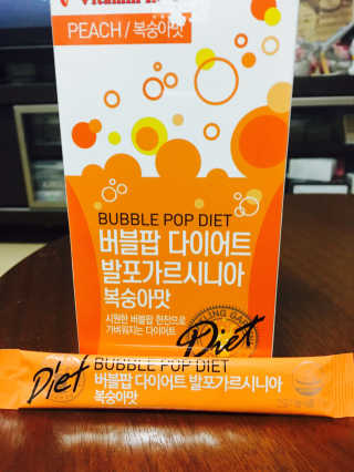 비타민하우스 버블팝 다이어트 발포가르시니아 청포도/복숭아 — 4.33점을 준 리뷰어가 2017년 5월 올린 사용 사진