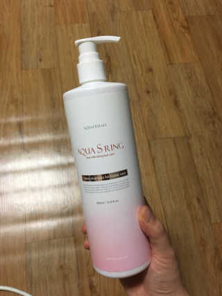 아쿠아큐링 아쿠아S링 퓨어리프레싱 헤어케어 500ml — 4.33점을 준 리뷰어가 2018년 7월 올린 사용 사진
