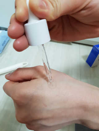 키노닉스 펀더멘탈 하이드레이팅 앰플 부스터 — 4점을 준 리뷰어가 2019년 2월 올린 사용 사진