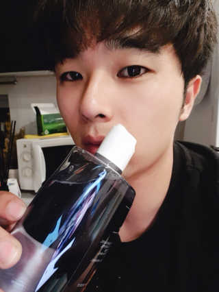 맨즈스킨 바디플레이어 약산성 퍼퓸 바디워시 — 5점을 준 리뷰어가 2019년 8월 올린 사용 사진