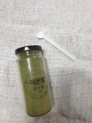초능력 국내산 레몬밤 분말 — 4점을 준 리뷰어가 2019년 8월 올린 사용 사진
