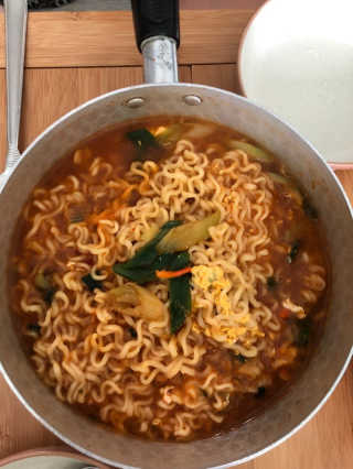 라면 그대로가 제일 맛있는 더엄마라면 — 3점을 준 리뷰어가 2019년 9월 올린 사용 사진
