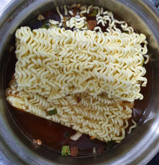 라면 그대로가 제일 맛있는 더엄마라면 — 5점을 준 리뷰어가 2019년 9월 올린 사용 사진