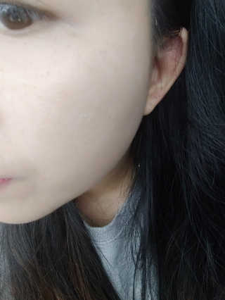 에끌라두 화이트닝 인핸서 선 블래미쉬 밤 비비크림 — 4점을 준 리뷰어가 2019년 6월 올린 사용 사진