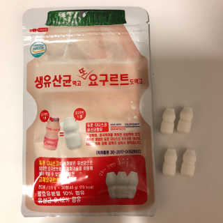 마띠유 생유산균 먹고 또 요구르트도 먹고 30알X2 + 10알X1 — 5점을 준 리뷰어가 2018년 7월 올린 사용 사진
