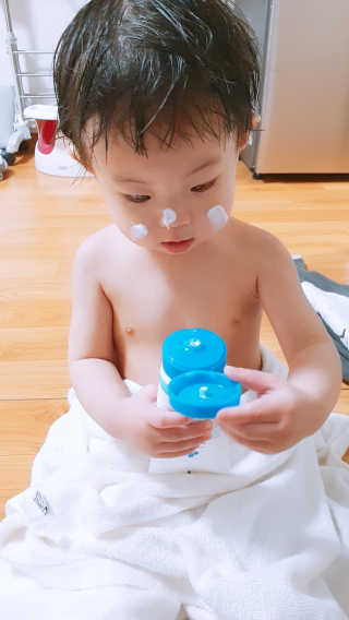 아토앤오투 아토엔오투 옥시젠 베이비 로션 — 5점을 준 리뷰어가 2019년 4월 올린 사용 사진