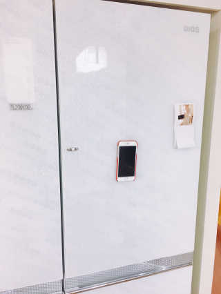 주식회사 디디팝스타일 신개념 특수 거치대 스티키패드 어디든 착착 붙어요 — 4점을 준 리뷰어가 2018년 3월 올린 사용 사진