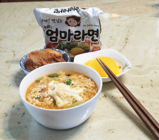 라면 그대로가 제일 맛있는 더엄마라면 — 5점을 준 리뷰어가 2019년 9월 올린 사용 사진