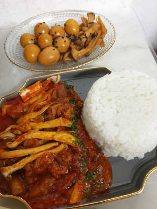 뜰아채유통 춘천닭갈비덮밥소스와 머쉬마루 버섯 — 5점을 준 리뷰어가 2018년 12월 올린 사용 사진