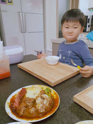 후쿠오카함바그 눈꽃치즈 데미그라스 함박스테이크 240g x3팩 — 5점을 준 리뷰어가 2019년 11월 올린 사용 사진