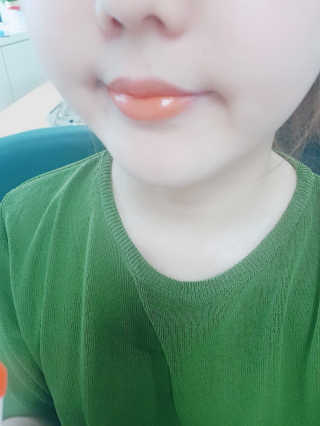 터치인솔 고 익스트림 하이 데피니션 립 락커 — 5점을 준 리뷰어가 2018년 8월 올린 사용 사진