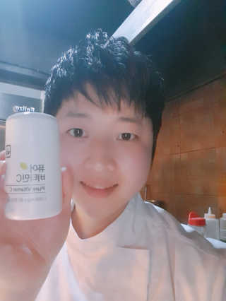 네츄럴굿띵스 퓨어 비타민C 30일분 — 5점을 준 리뷰어가 2018년 11월 올린 사용 사진