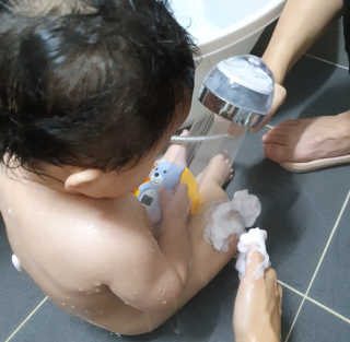 꼬모조이 탱글탱글 구름 콩순이 버블바스 — 3점을 준 리뷰어가 2019년 12월 올린 사용 사진