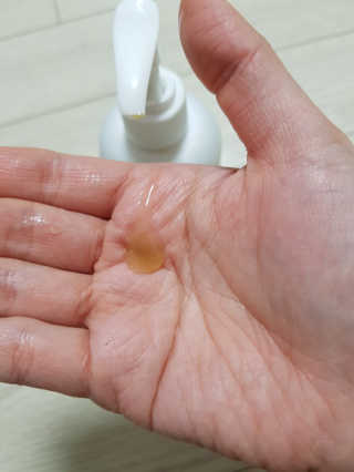셀리본 하수오 내츄럴 프리벤션 탈모관리 샴푸 300ml — 4점을 준 리뷰어가 2019년 11월 올린 사용 사진