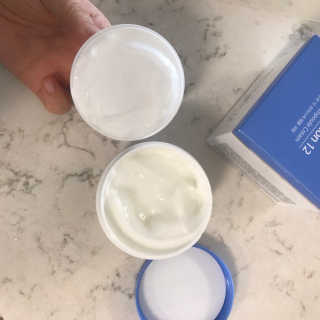 지고트 비타솔루션12 모이스처 앰플 크림 100ml — 2.5점을 준 리뷰어가 2019년 7월 올린 사용 사진